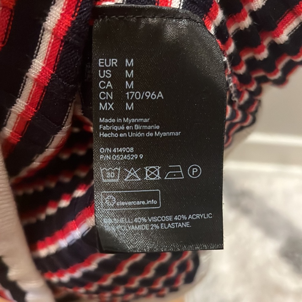 H&M Top - Picture 4 of 4
